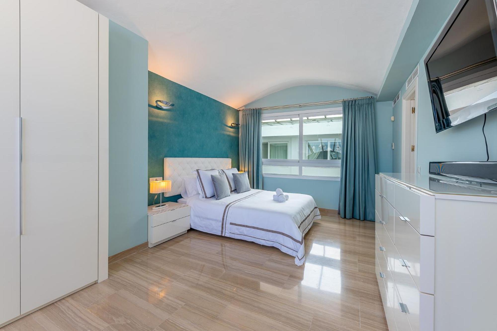 Atico Dentro De La Isla Puerto Marina - Appartement